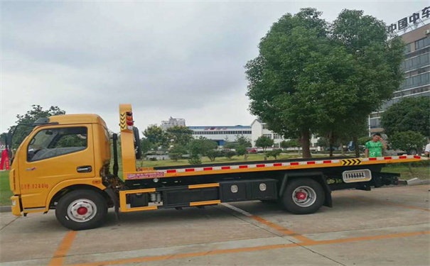怀柔定远24小时拖车救援电话号码，定远道路救援公司怎么收费的